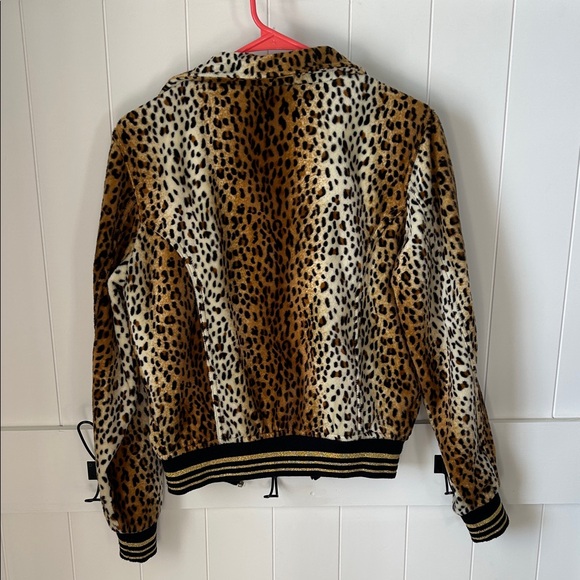Women’s Leopard Print Jacket - Picture 4 of 4